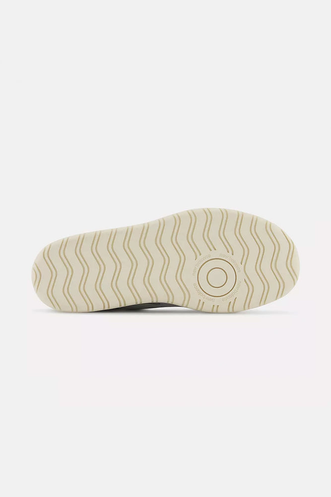 
                  
                    Pukas-Surf-Shop-new-balance-footwear-CT302-white-black
                  
                