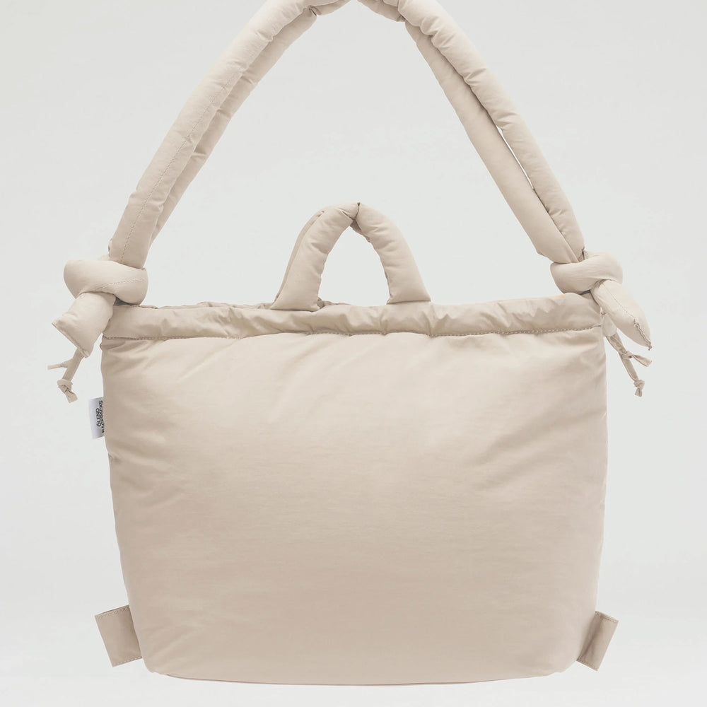 Pukas-Surf-Shop-olend-handbags-ona-soft-bag-sand