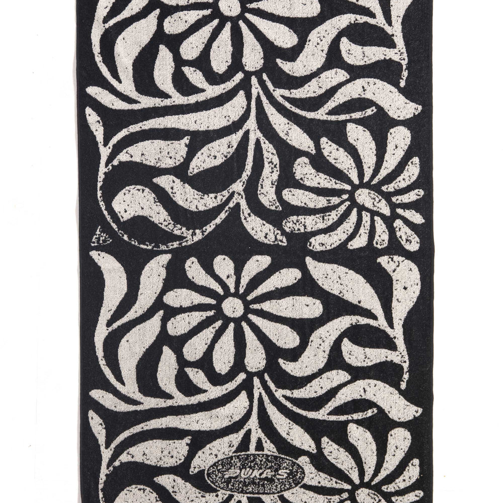 Pukas-Surf-Shop-pukas-towel-anemona-flower-black