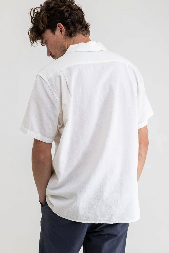 Pukas-Surf-Shop-rhythm-man-classic-linen-ss-shirt-white