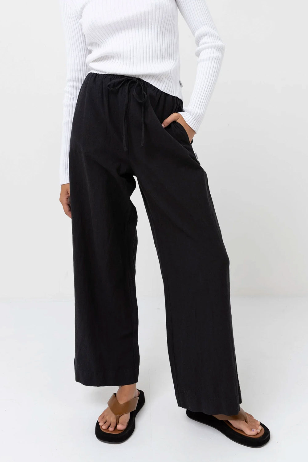 Pukas-Surf-Shop-rhythm-woman-pant-classic-drawstring-black-3