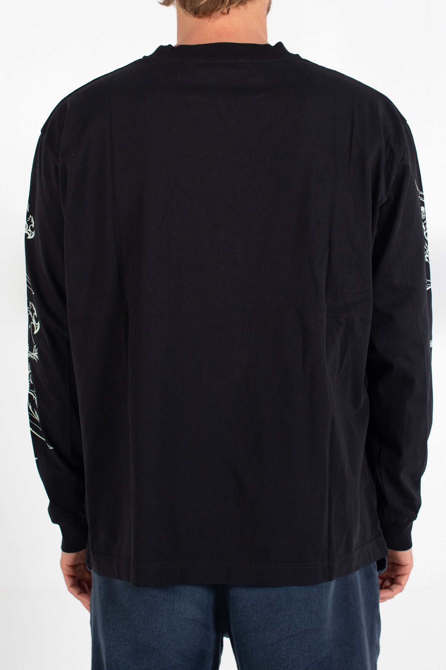 
                  
                    Pukas-Surf-Shop-surfing-the-basque-country-tee-black-3-surfers
                  
                
