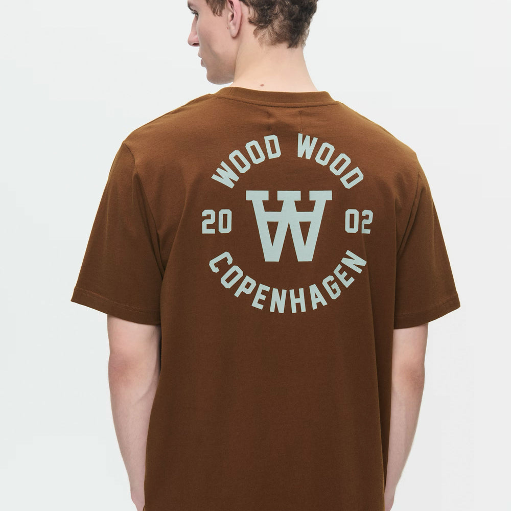 Pukas-Surf-Shop-tee-Man-Wood-Wood-WWAsa-Pointing-Soil