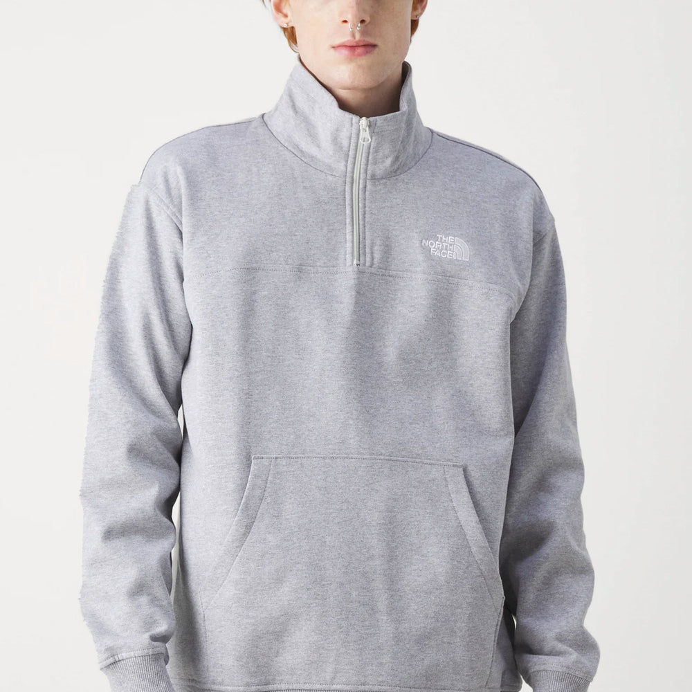 Pukas-Surf-Shop-the-north-face-hoodie-man-essential-crew-light-grey