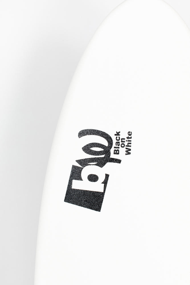 Pukas-bw-surfboards