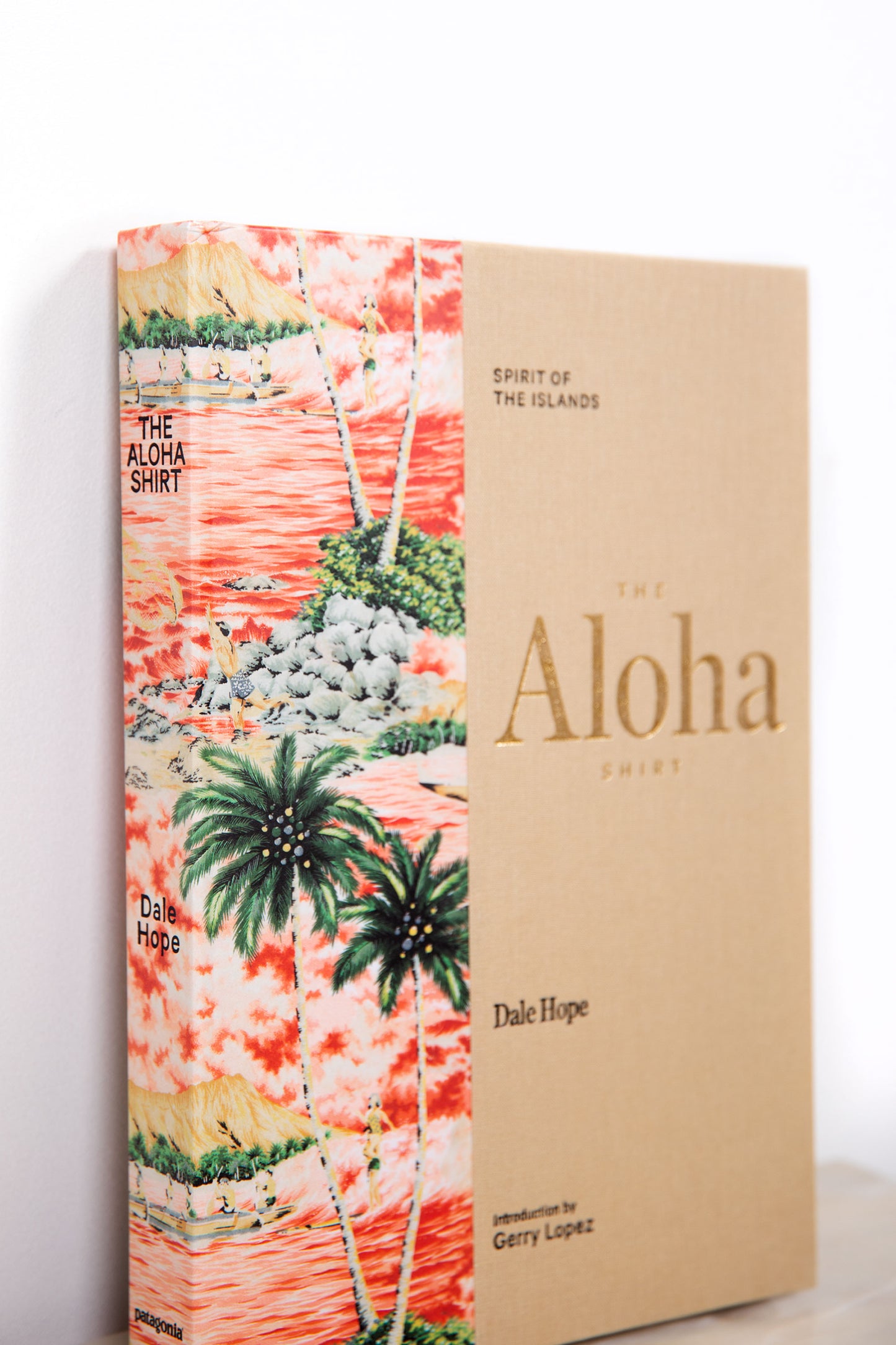 
                  
                    Pukas-surf-shop-book-spirit-of-the-islands-the-aloha
                  
                