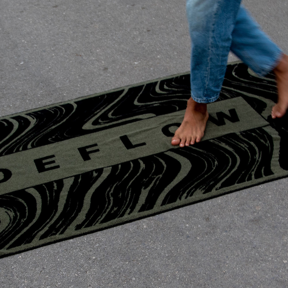 
                      
                        Deflow - Towel
                      
                    