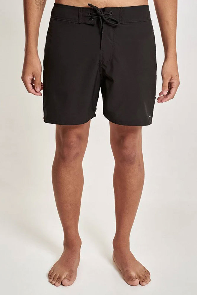 Pukas-Surf-Shop-Birden-boardshort-man-black-tapiz-black