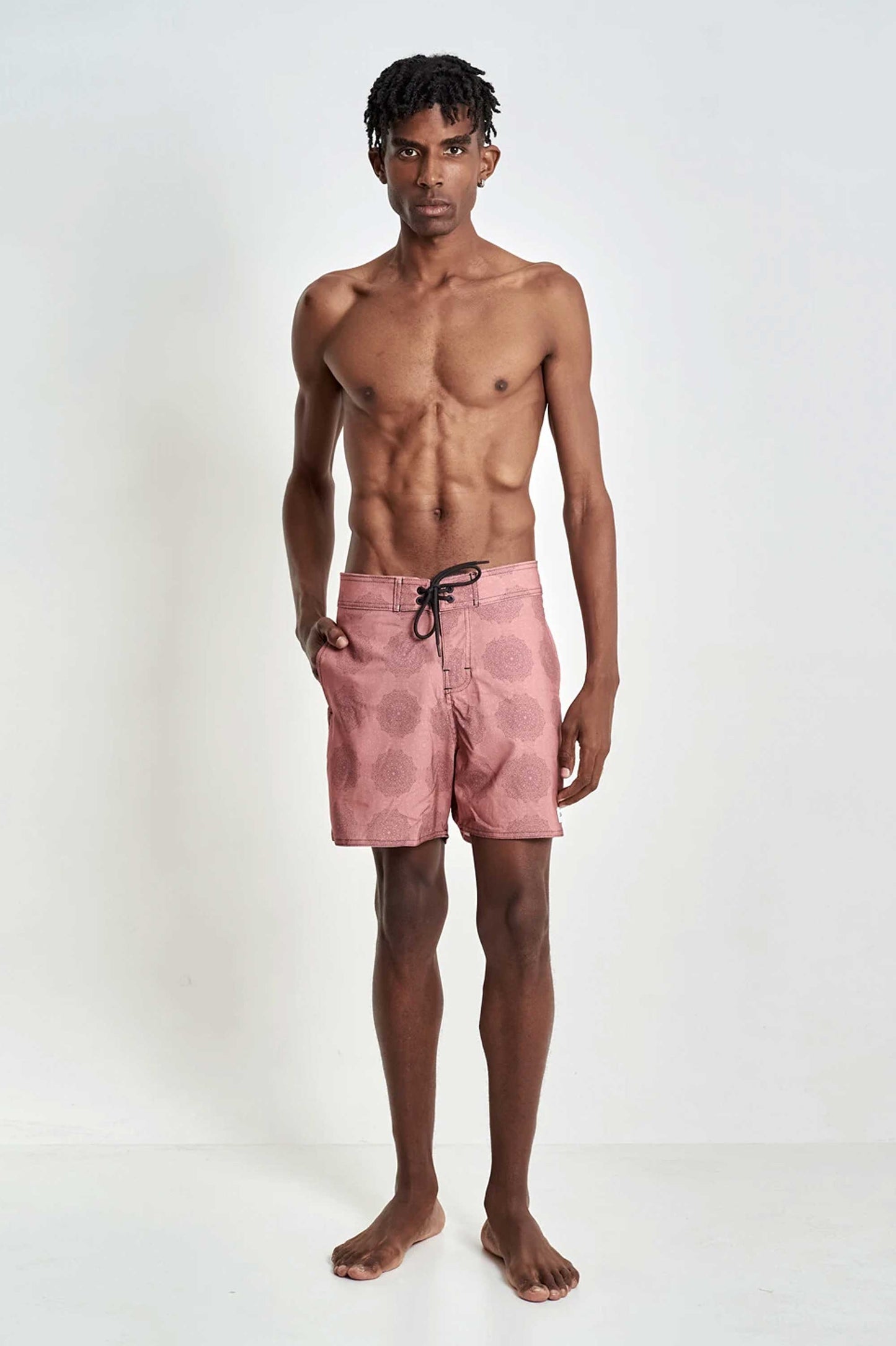 Pukas-Surf-Shop-Birden-boardshort-man-healing