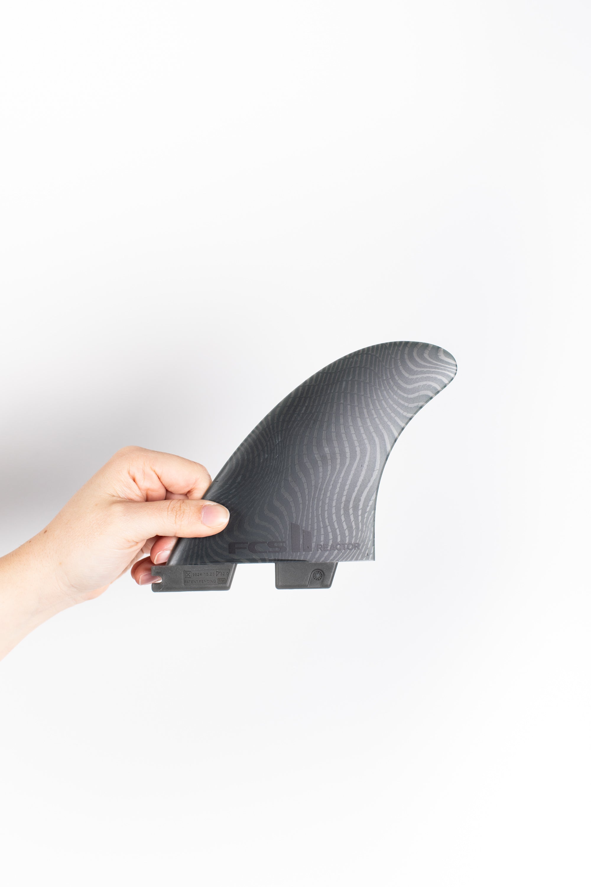 FCS - FCS II REACTOR - NEO GLASS - M - 3FINS | Shop at PUKAS