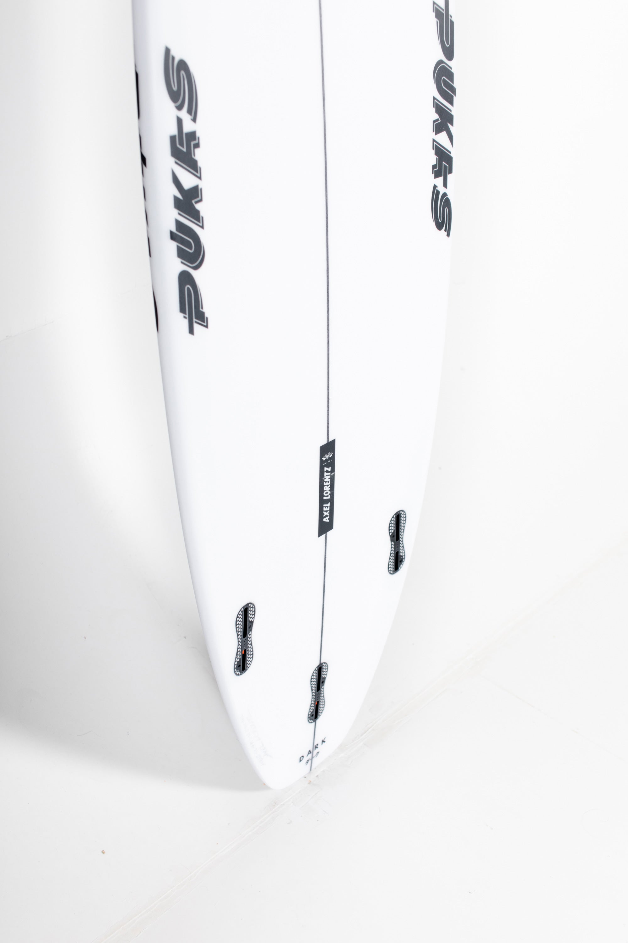 Pukas Surfboard - DARK by Axel Lorentz - 6'2” x 19,75 x 2,43