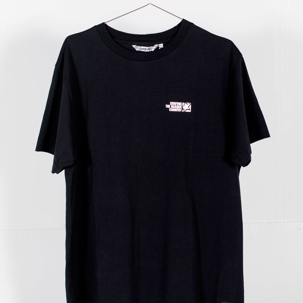 
                      
                        Pukas-Surf-Shop-Surfing-the-basque-country-classic-man-tee-black
                      
                    