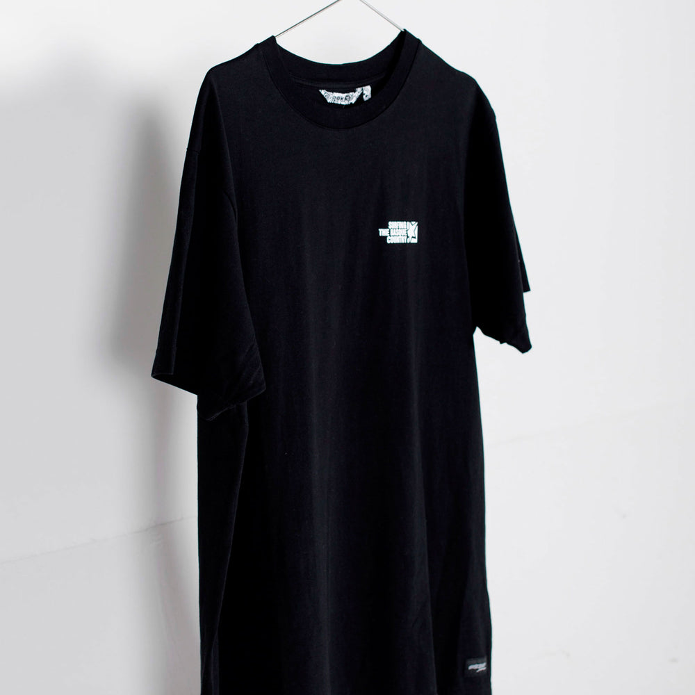 
                      
                        Pukas-Surf-Shop-Surfing-the-basque-country-classic-man-tee-black
                      
                    