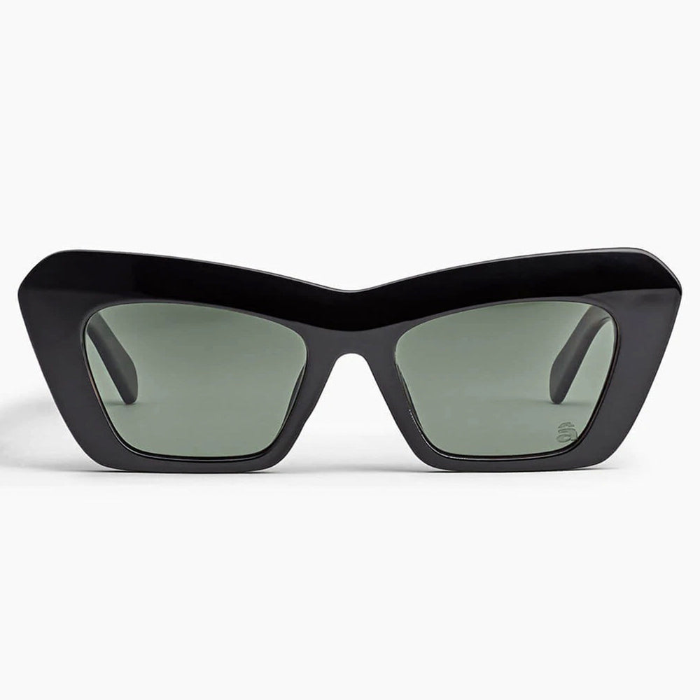    Pukas-Surf-Shop-Szane-Florey