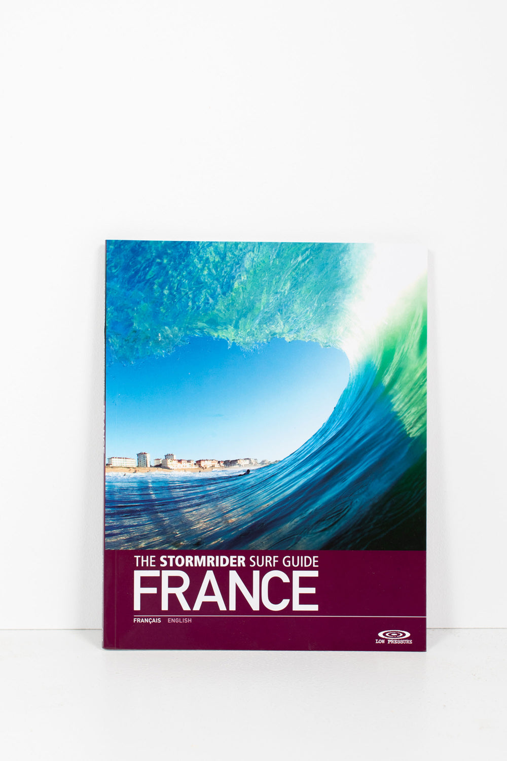 Pukas-Surf-Shop-Book-The stormrider surf guide france